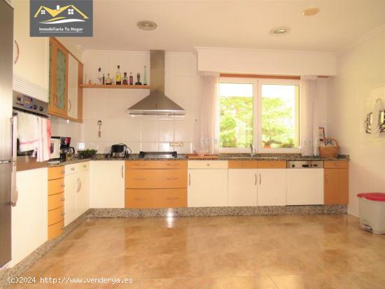 SE VENDE EXCLUSIVO CHALET A CINCO MUNUTOS DE OURENSE. REF 4604 - ORENSE