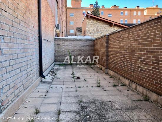 Bajera en venta o alquiler en el centro de Tudela - NAVARRA