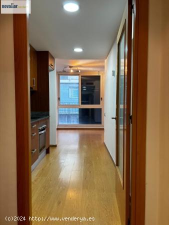 CÓMODO PISO  DEL 2011 TIPO LOFT CON PARKING EN LA ZONA ESPORTIVA - BARCELONA