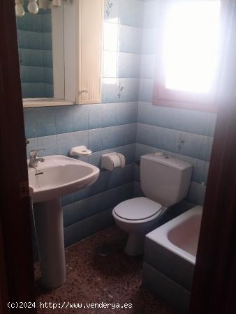 Vivienda muy amplia en CAudete, 123 m2, con 4 dormitorios, 2 baños, posibilidad de cochera independ