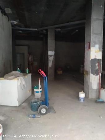 LOCAL COMERCIAL CON VADO - ALBACETE