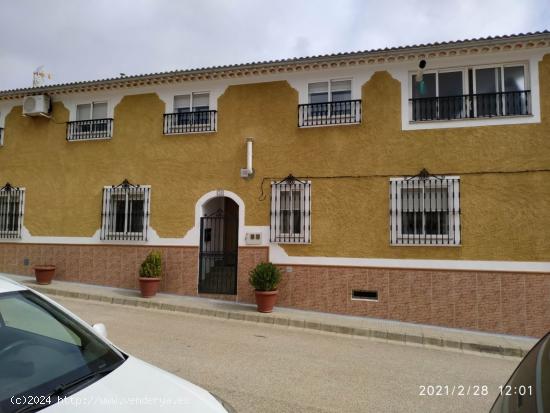 ESTUPENDA CASA EN LA SOLANA, CON 5 DORMITORIOS, 2 BAÑOS Y UNA ESTUPENDA BODEGA - ALBACETE