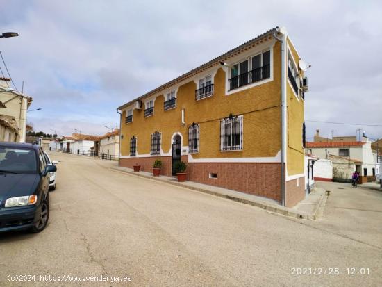 ESTUPENDA CASA EN LA SOLANA, CON 5 DORMITORIOS, 2 BAÑOS Y UNA ESTUPENDA BODEGA - ALBACETE