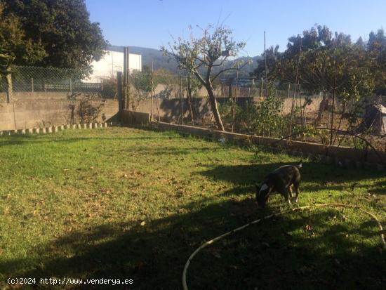 CASA DE 2 PLANTAS CON TERRENO - PONTEVEDRA