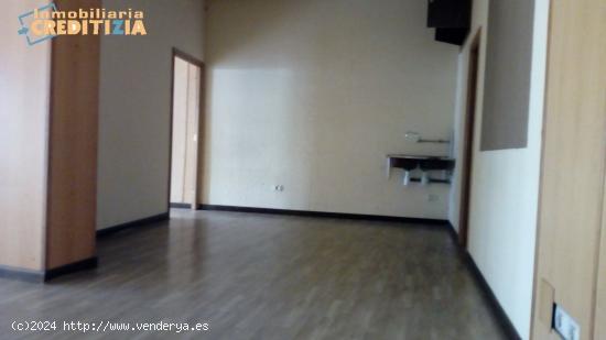 LOCAL COMERCIAL CON FACHADA DE 8M - PONTEVEDRA