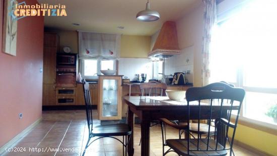 CHALET DE PIEDRA DE 4 DORMITORIOS - PONTEVEDRA