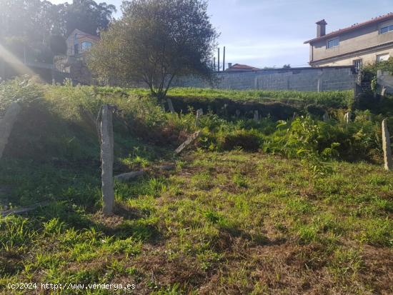 TERRENO CON LICENCIA DE CASA - PONTEVEDRA