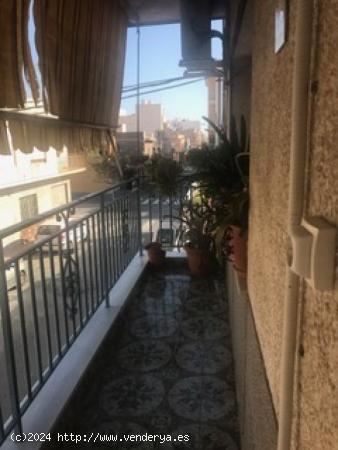 CASA EN ÁGUILAS EN MUY BUEN ESTADO PARA ENTRAR A VIVIR - MURCIA