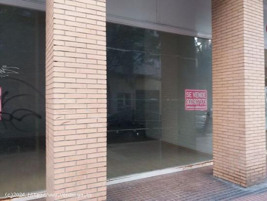 LOCAL EN VENTA EN CALLE SANGENIS 36 - ZARAGOZA