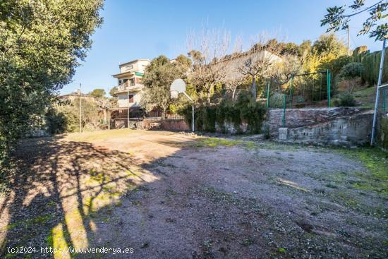 TERRENO PARA EDIFICAR - URBANIZACIÓN LAS MARINAS-IMPRESIONANTES VISTAS. - BARCELONA