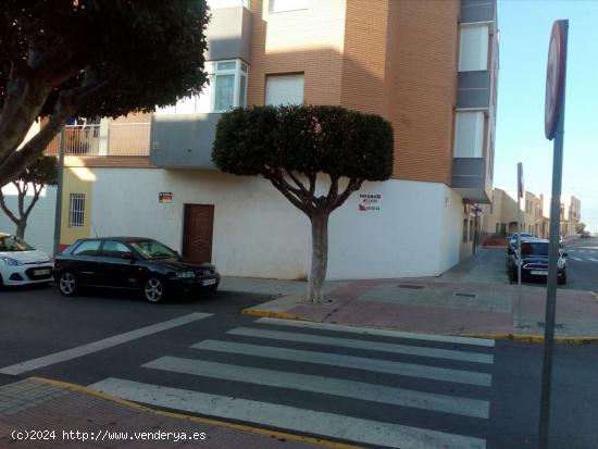 LOCAL COMERCIAL EN VENTA EN SANTA MARIA DEL AGUILA - ALMERIA