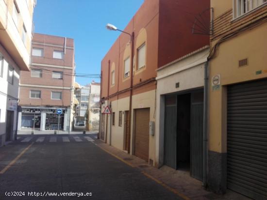 LOCAL EN VENTA EN ALMERIA - ALMERIA