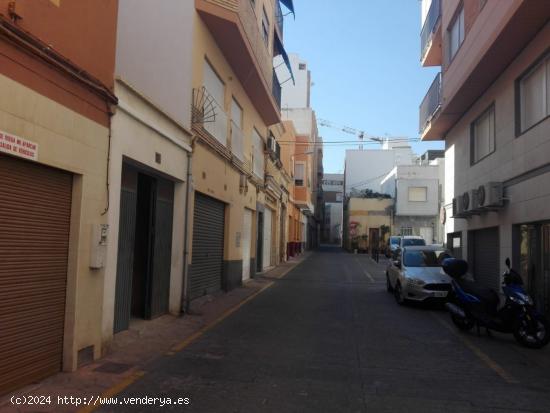 LOCAL EN VENTA EN ALMERIA - ALMERIA