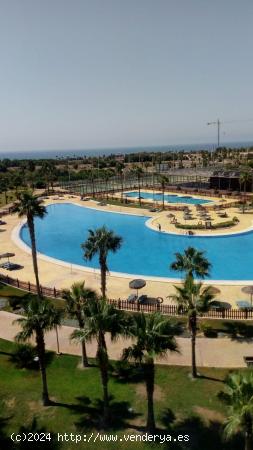 PISO EN VENTA EN RESIDENCIAL PUERTO MARINA GOLF DE ALMERIMAR. - ALMERIA