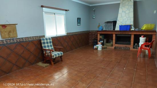  LOCAL COMERCIAL EN VENTA EN LAS NORIAS. - ALMERIA 