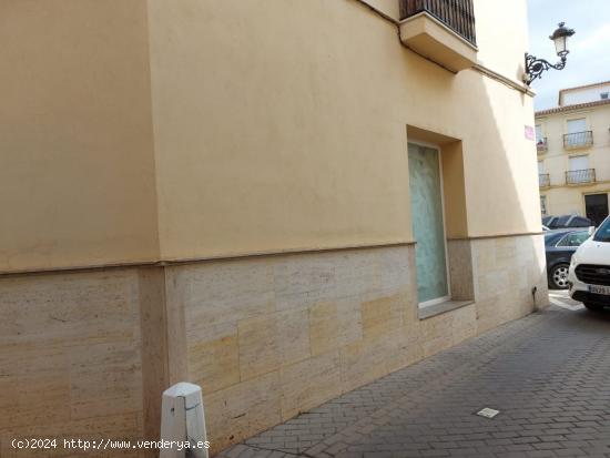 LOCAL COMERCIAL EN ALQUILER EN LA PLAZA DE LAS MONJAS - ALMERIA