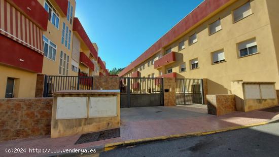 LOCAL COMERCIAL A LA VENTA EN ALHAMA DE ALMERÍA - ALMERIA