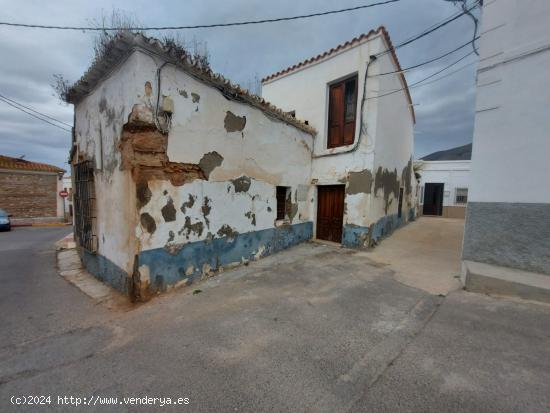  SOLAR EN VENTA EN CELÍN - ALMERIA 