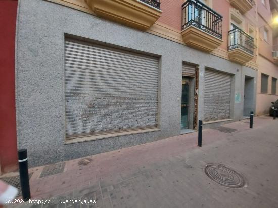 Local comercial en alquiler en el centro de El Ejido - ALMERIA