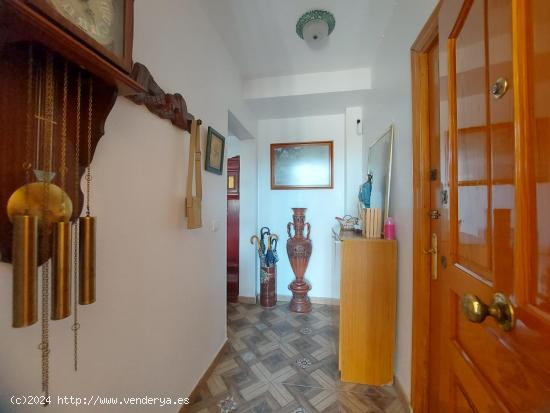 Dúplex de 4 dormitorios en venta en  Santo Domingo - ALMERIA