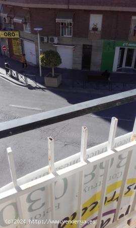 Se vende edificio con planta baja y 2 plantas mas, zona Carrus - ALICANTE