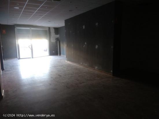 SE ALQUILA LOCAL COMERCIAL ZONA TOSCAR - ALICANTE