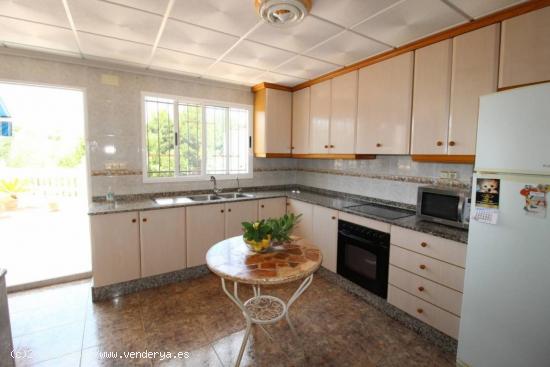 CHALET EN VENTA,ZONA SAN ANTONIO DE LA FLORIDA.PRECIO:240.000€ - ALICANTE