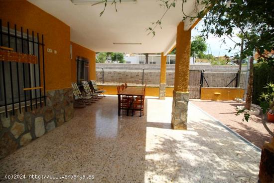 CHALET EN VENTA,ZONA SAN ANTONIO DE LA FLORIDA.PRECIO:240.000€ - ALICANTE