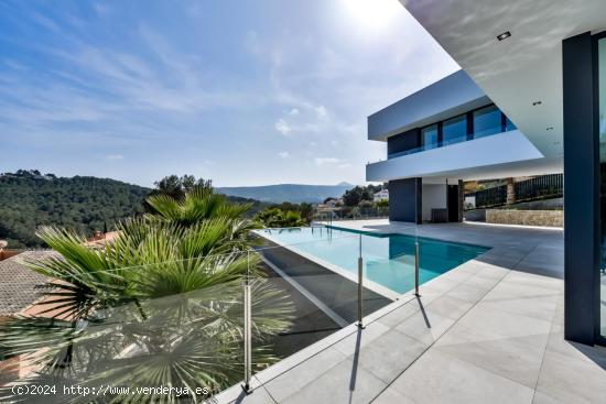 Impresionante villa moderna en una ubicación privilegiada con vistas al mar en Urb Tosalet (Jávea)