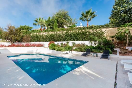  Elegante villa con VISTAS AL MAR renovada en El Rosario - MALAGA 