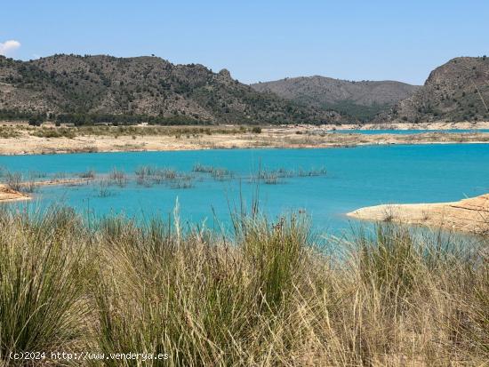 FINCA RUSTICA LINDANDO CON EL PANTANO DEL CENAJO - ALBACETE