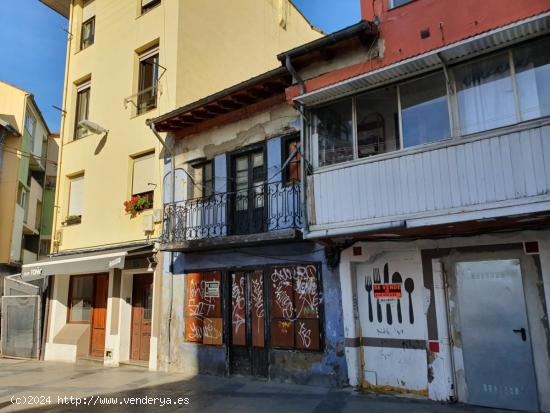 En zona Peatonal de Torrelavega - CANTABRIA