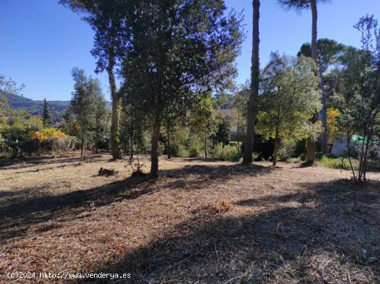  TERRENO DE 942m2 PARA CONSTRUIR - BARCELONA 