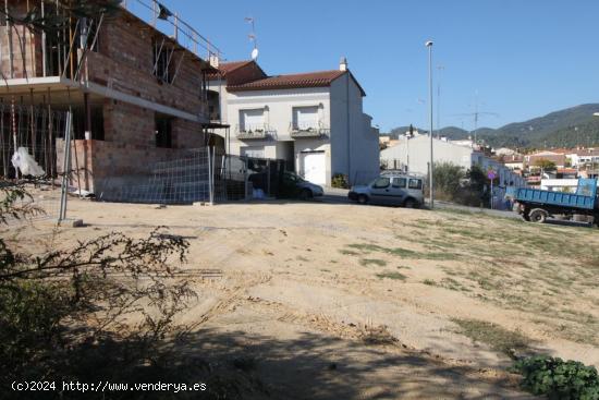 SOLAR URBANIZABLE CASA APAREADA - BARCELONA