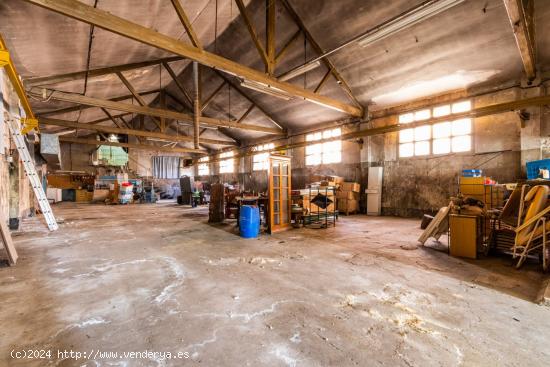  NAVE INDUSTRIAL A LA ENTRADA DEL PUEBLO - BARCELONA 