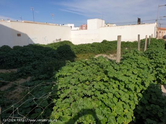 Solar Urbano en Campohermoso - ALMERIA