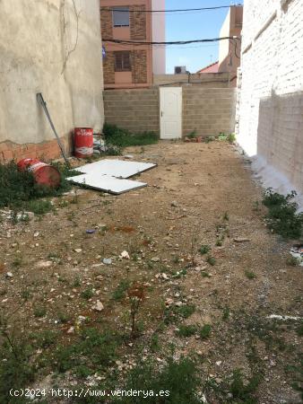  Se vende solar urbanizable C. Verdes y Universidades. /H H Asesores, Inmobiliaria en Burjassot/ - VA 