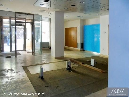 Se alquila oficina/local en Zona Ayuntamiento. / HH Asesores, Inmobiliaria en Burjassot/. - VALENCIA