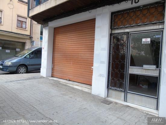 Se alquila bajo comercial en Zona Ayuntamiento.  / HH Asesores, Inmobiliaria en Burjassot/. - VALENC