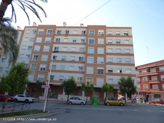 GARAJE EN CALLE CREVILLENTINOS AUSENTES - ALICANTE