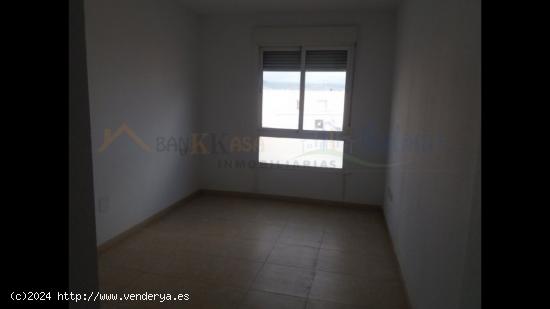 SE VENDE PISO BAJO A ESTRENAR EN SANTO DOMINGO - ALMERIA