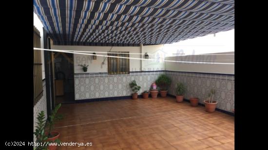 SE VENDE PISO EN EL EJIDO ZONA LOMA DE LA MEZQUITA - ALMERIA