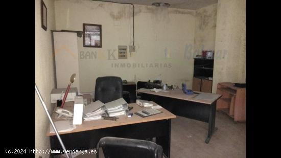 SE VENDE LOCAL COMERCIAL EN SANTA MARÍA DEL ÁGUILA ZONA BOULEVARD - ALMERIA