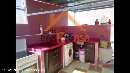 SE VENDE DÚPLEX EN EJIDO ZONA LOMA DE LA MEZQUITA - ALMERIA