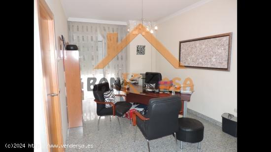 SE VENDE PISO EN EL EJIDO ZONA CENTRO - ALMERIA