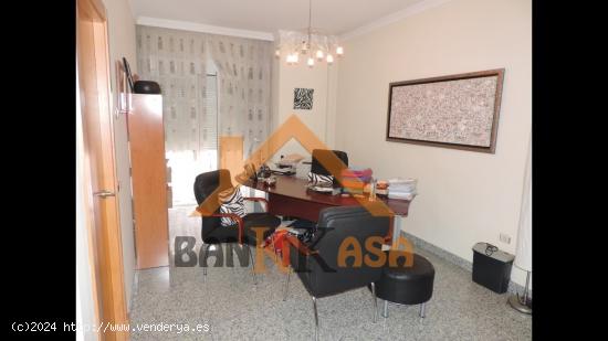 SE VENDE PISO EN EL EJIDO ZONA CENTRO - ALMERIA