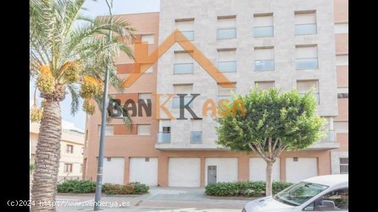 SE VENDE O SE ALQUILA PLAZA DE GARAJE EN SANTA MARÍA DEL ÁGUILA - ALMERIA