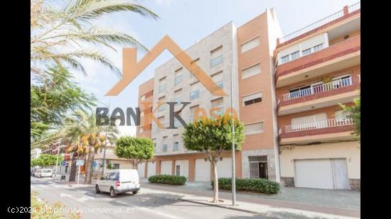 SE VENDE O SE ALQUILA PLAZA DE GARAJE EN SANTA MARÍA DEL ÁGUILA - ALMERIA