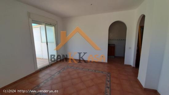 SE VENDE ÁTICO EN EL EJIDO ZONA LOMA DE LA MEZQUITA - ALMERIA