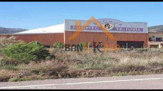 SE VENDE O SE ALQUILA NAVE INDUSTRIAL EN FUENTE VICTORIA - ALMERIA